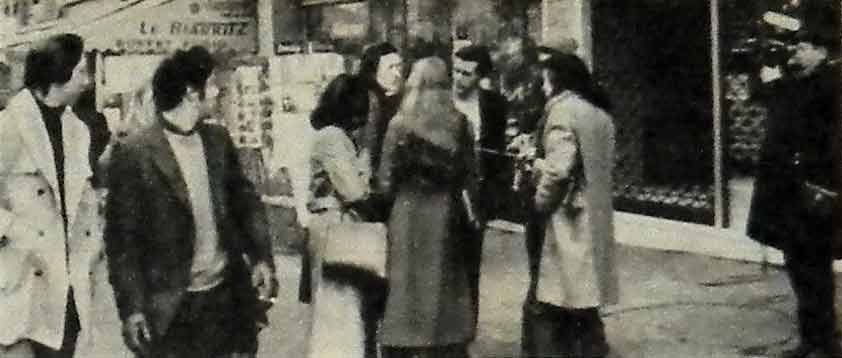 Разговоры на улицах, мысли и чувства, схваченные врасплох, придадут фильму самое дорогое достоверность Разговоры на улицах, мысли и чувства, схваченные врасплох, придадут фильму самое дорогое достоверность