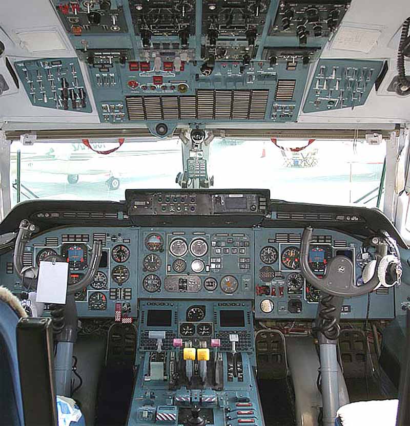 Ан-74ТК-300 кабина пилотов Ан-74ТК-300 кабина пилотов