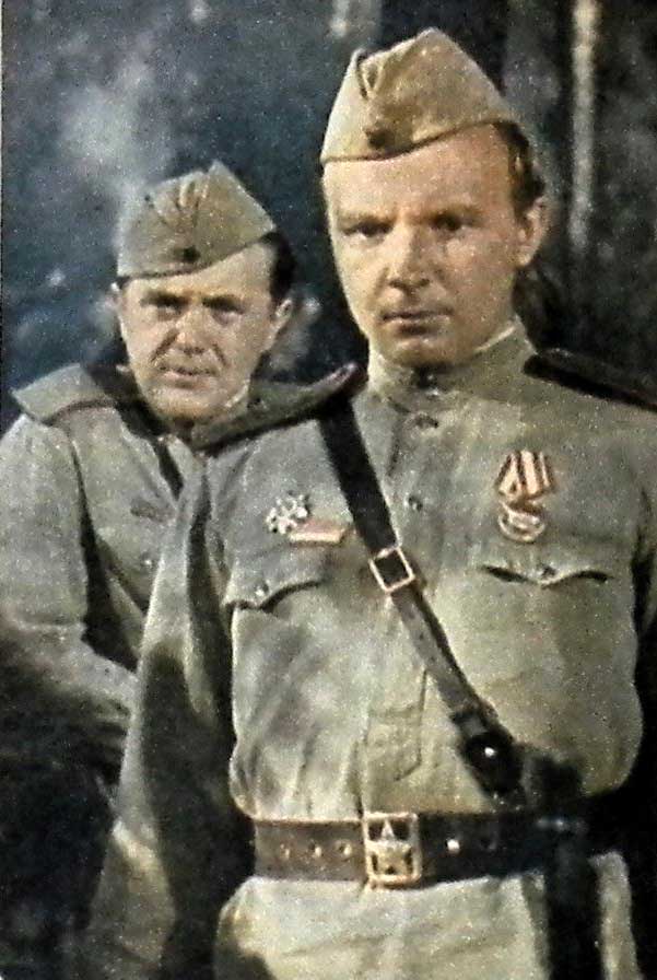 Виталий Нечаев - А. Мягков, фотокорреспондент - В. Голик, слева Виталий Нечаев - А. Мягков, фотокорреспондент - В. Голик, слева