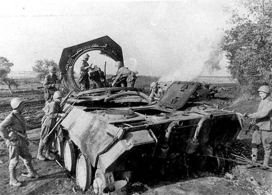 Подбитый немецкий танк &laquo;Пантера&raquo;, Белгородская обл. 1943 год